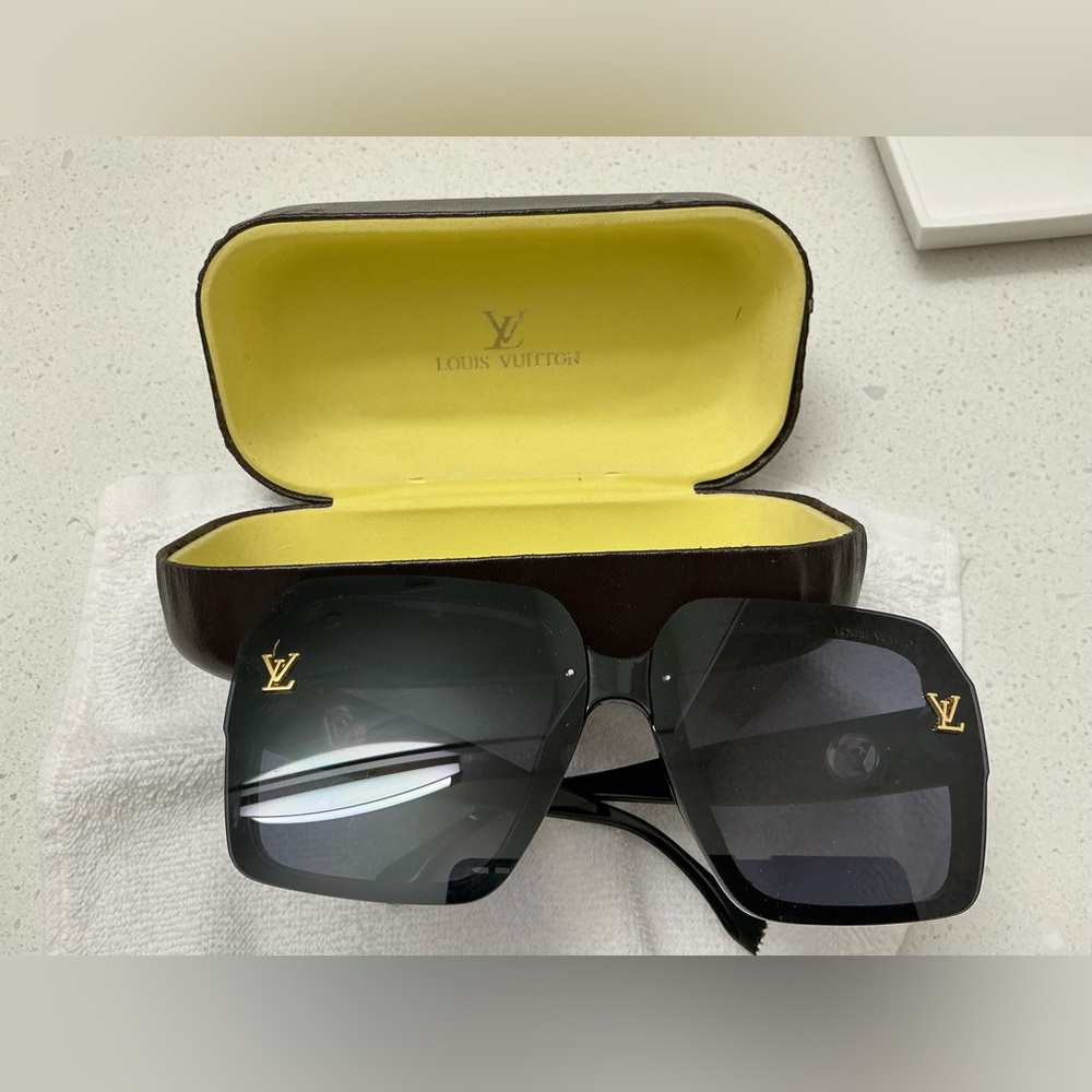 Louis Vuitton Black Sunglasses